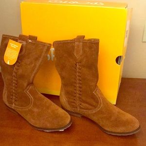 New in box sporto  Bridget chestnut size 6 .5 boot